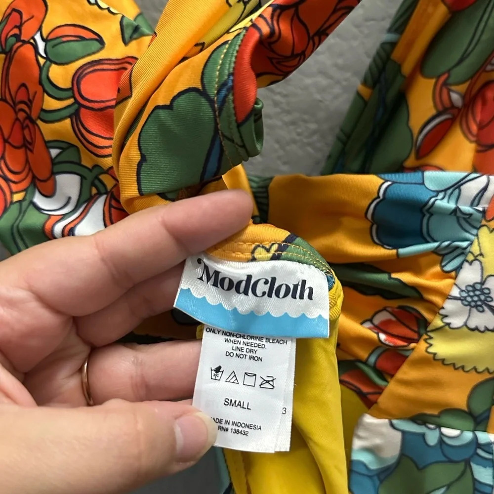 ModCloth Tropical Floral One Piece Swimsuit Size Small - Picture 6 of 6